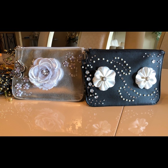 White Flowers Purse - Picture 4 of 4